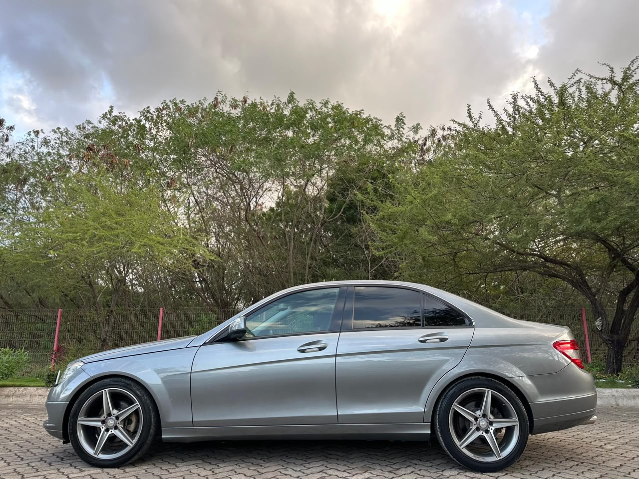 MERCEDES BENZ C 200 thumbnail 7